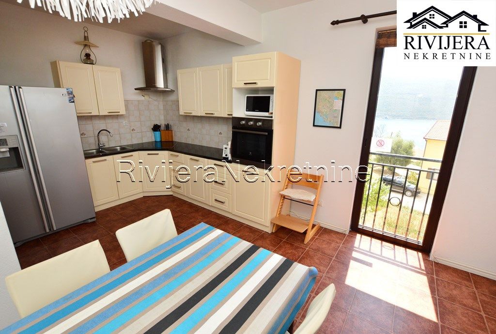 Квартира в Херцег-Нови, Черногория, 90 м² - фото 6