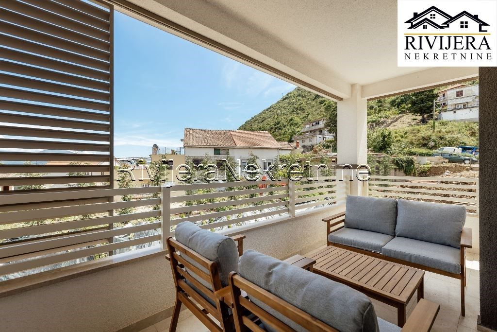 Квартира в Игало, Черногория, 100 м² - фото 2