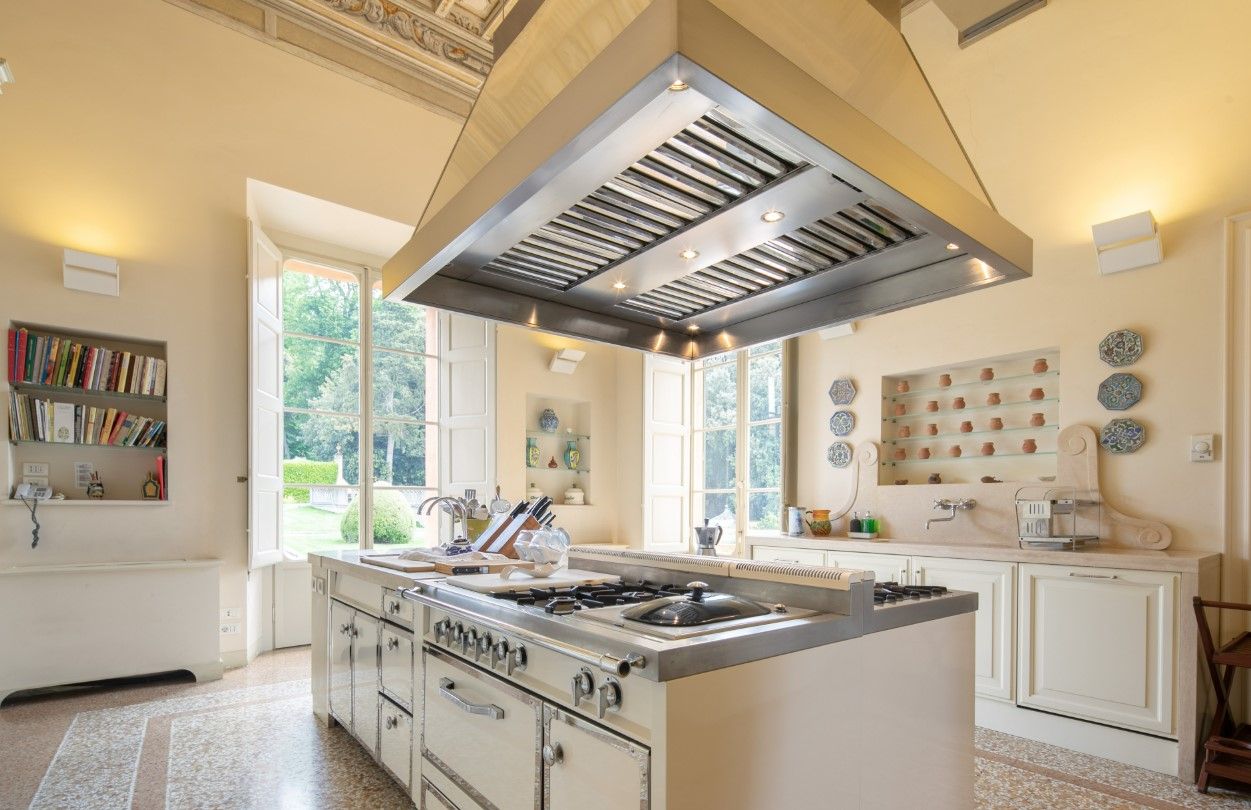 Вилла во Флоренции, Италия, 3 830 м² - фото 8