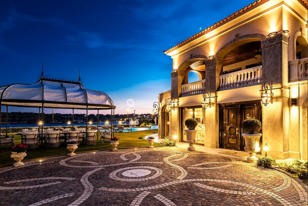 Вилла в Антибе, Франция, 1 300 м² - фото 4