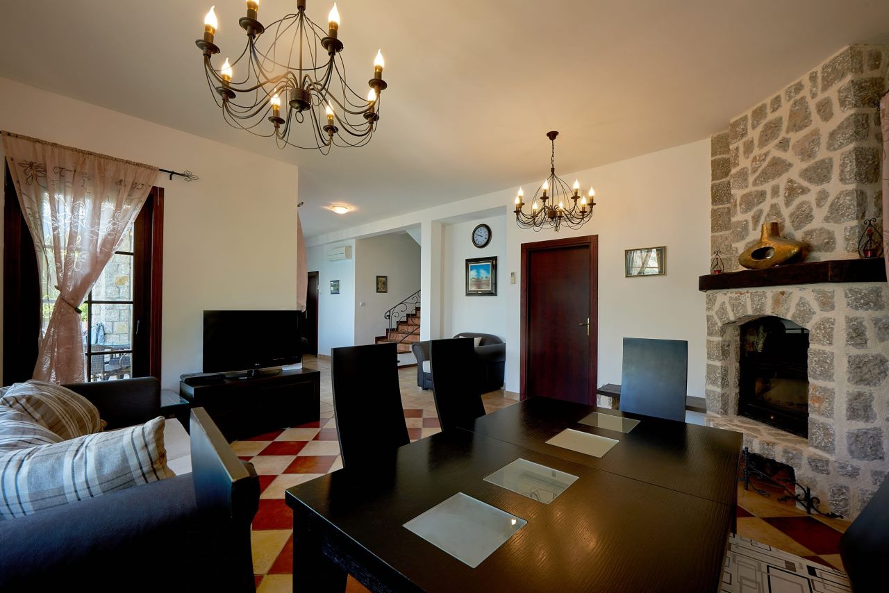 Вилла в Костанице, Черногория, 235 м² - фото 3