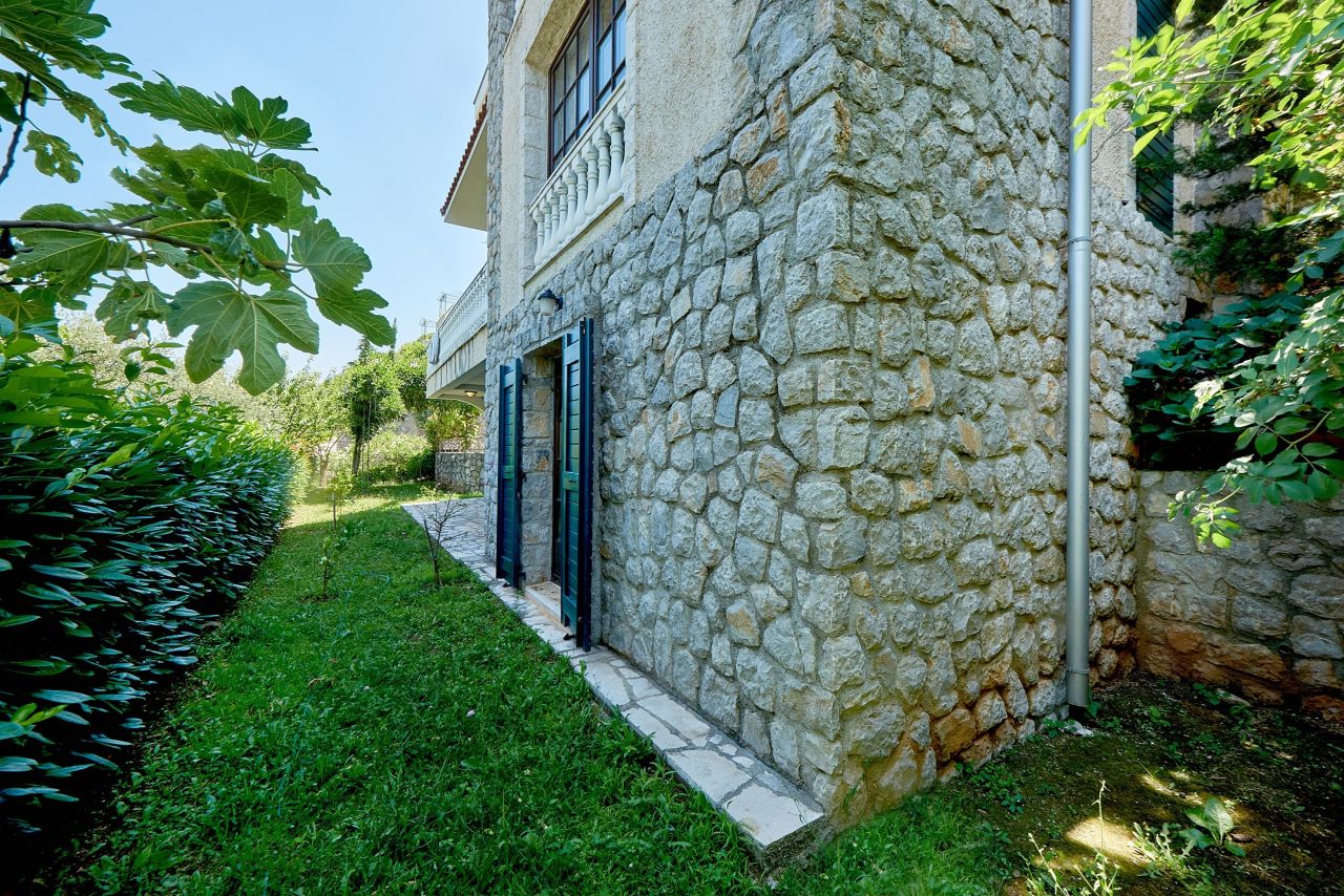 Вилла в Костанице, Черногория, 235 м² - фото 16