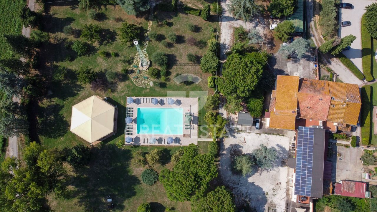 Дом в Кастильоне-дель-Лаго, Италия, 630.9 м² - фото 4