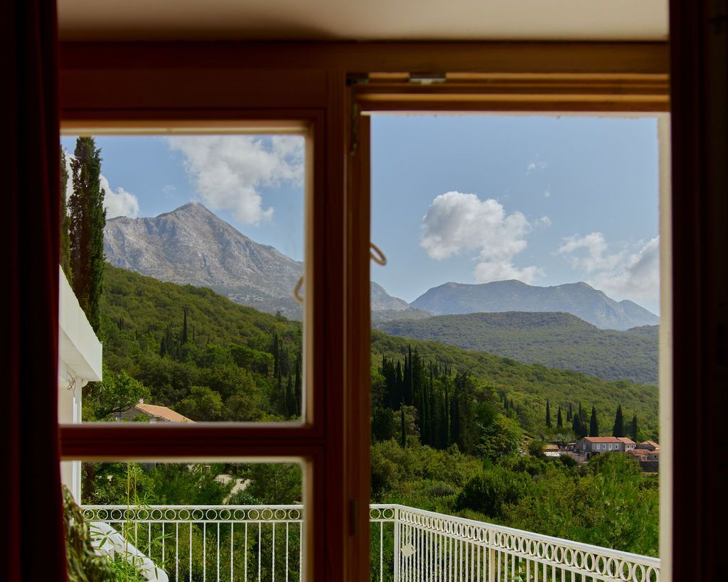 Дом в Херцег-Нови, Черногория, 300 м² - фото 11