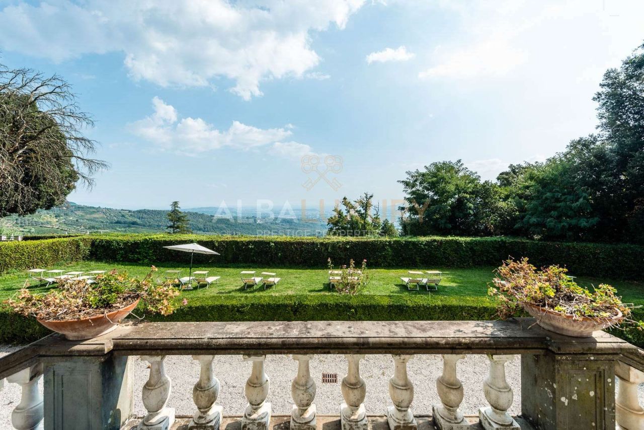 Апартаменты в Капаннори, Италия, 156 м² - фото 5