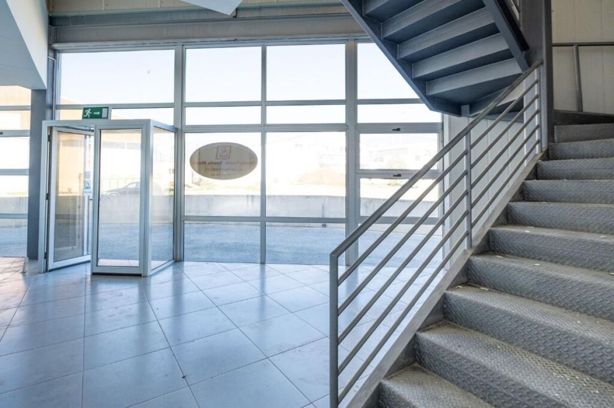 Коммерческая недвижимость в Пафосе, Кипр, 1 210 м² - фото 2