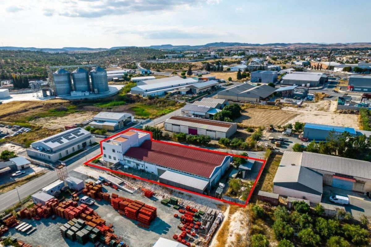 Коммерческая недвижимость в Ларнаке, Кипр, 1 308 м² - фото 5