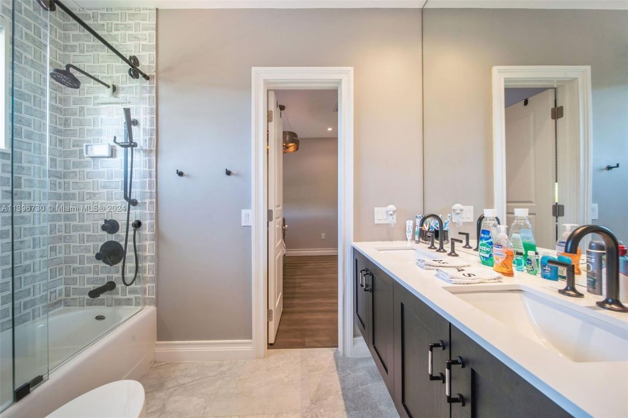 Дом в Майами, США, 330 м² - фото 16