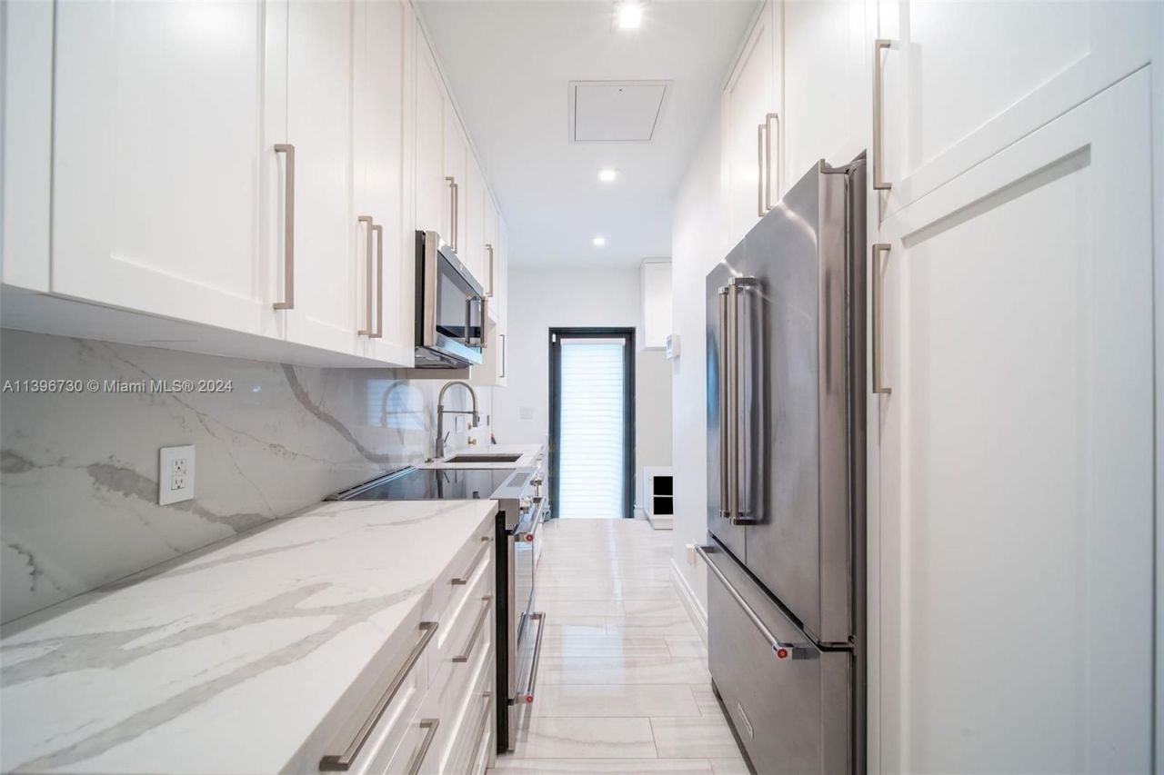 Дом в Майами, США, 330 м² - фото 8