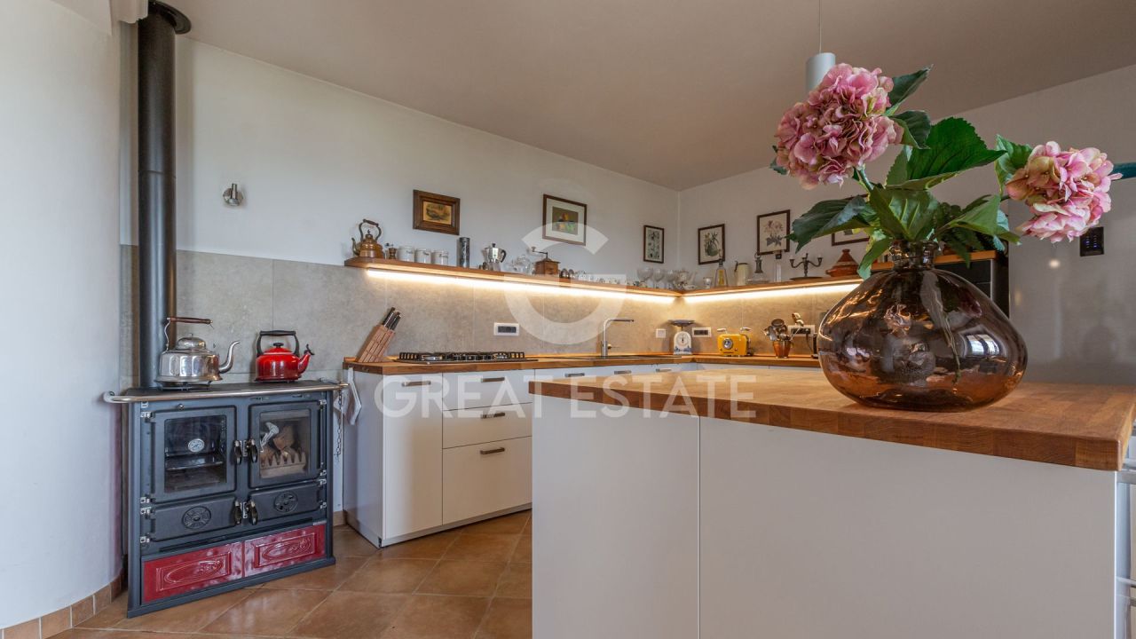 Вилла в Пассиньяно-суль-Тразимено, Италия, 388 м² - фото 14