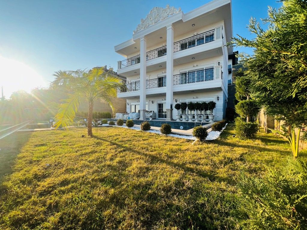 Квартира в Алании, Турция, 350 м² - фото 1