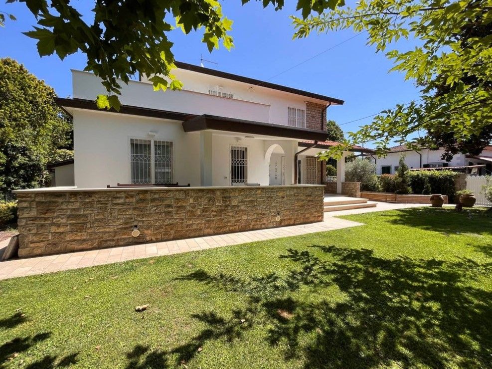 Вилла в Форте деи Марми, Италия, 220 м² - фото 4