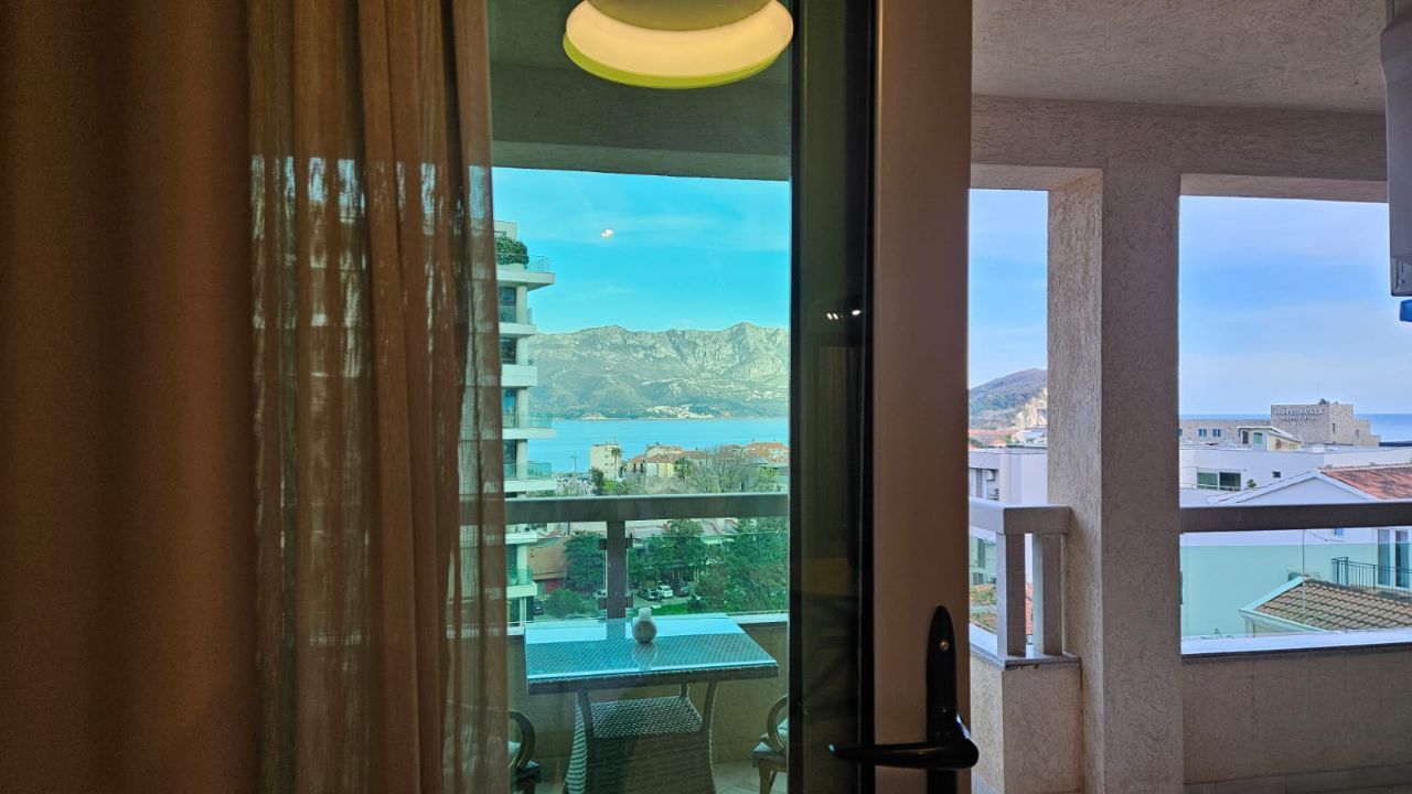 Квартира в Будве, Черногория, 61 м² - фото 2