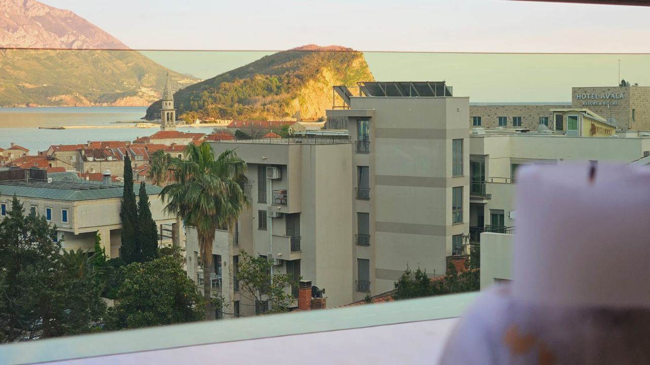 Квартира в Будве, Черногория, 61 м² - фото 12