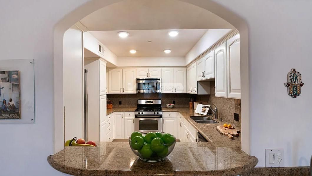 Дом в Лос-Анджелесе, США, 1 406 м² - фото 5