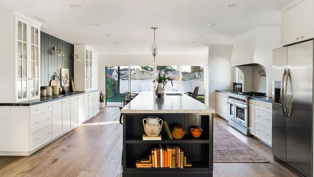 Дом в Лос-Анджелесе, США, 2 126 м² - фото 8