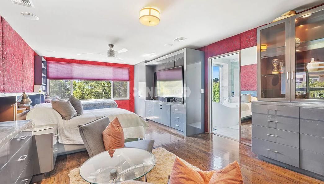 Дом в Лос-Анджелесе, США, 2 301 м² - фото 10