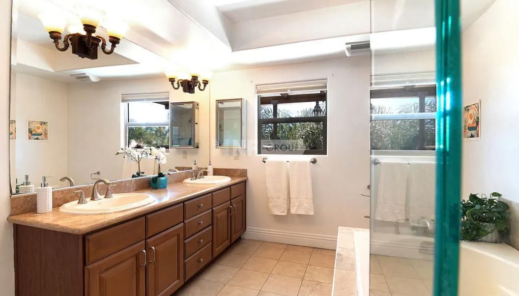 Дом в Лос-Анджелесе, США, 1 406 м² - фото 13