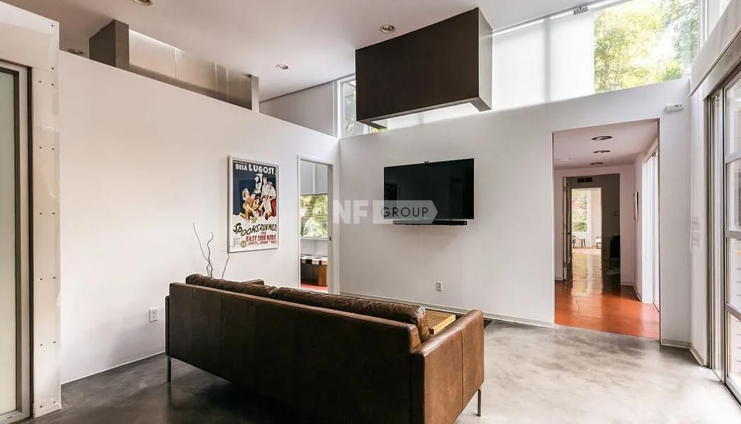 Дом в Лос-Анджелесе, США, 2 182 м² - фото 17