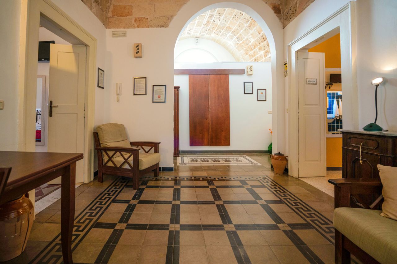 Отель, гостиница в Таранто, Италия, 157 м² - фото 3