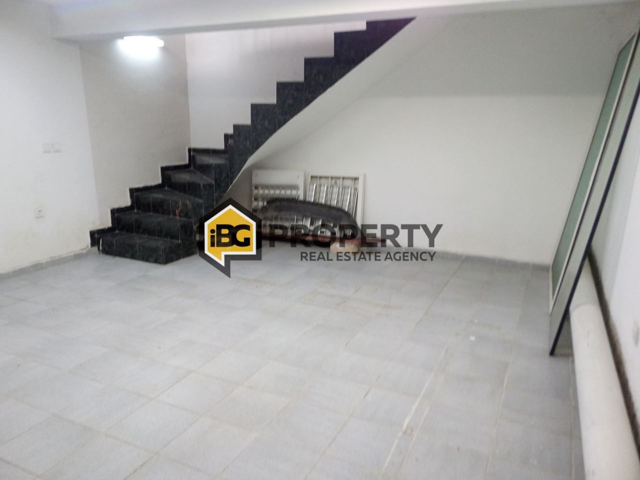 Магазин в Варне, Болгария, 92 м² - фото 5