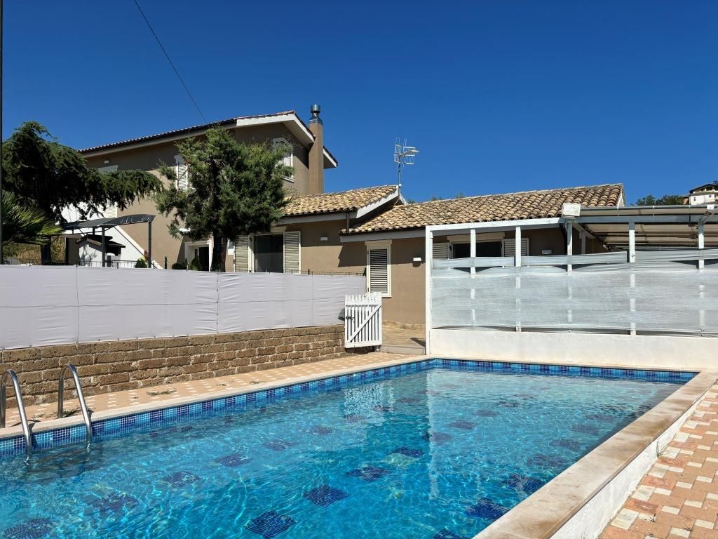 Дом в Сильви, Италия, 160 м² - фото 2