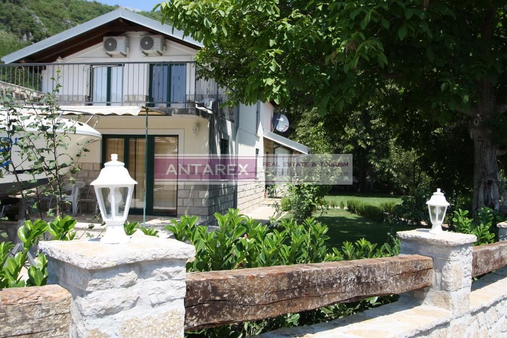 Вилла в Херцег-Нови, Черногория, 210 м² - фото 2