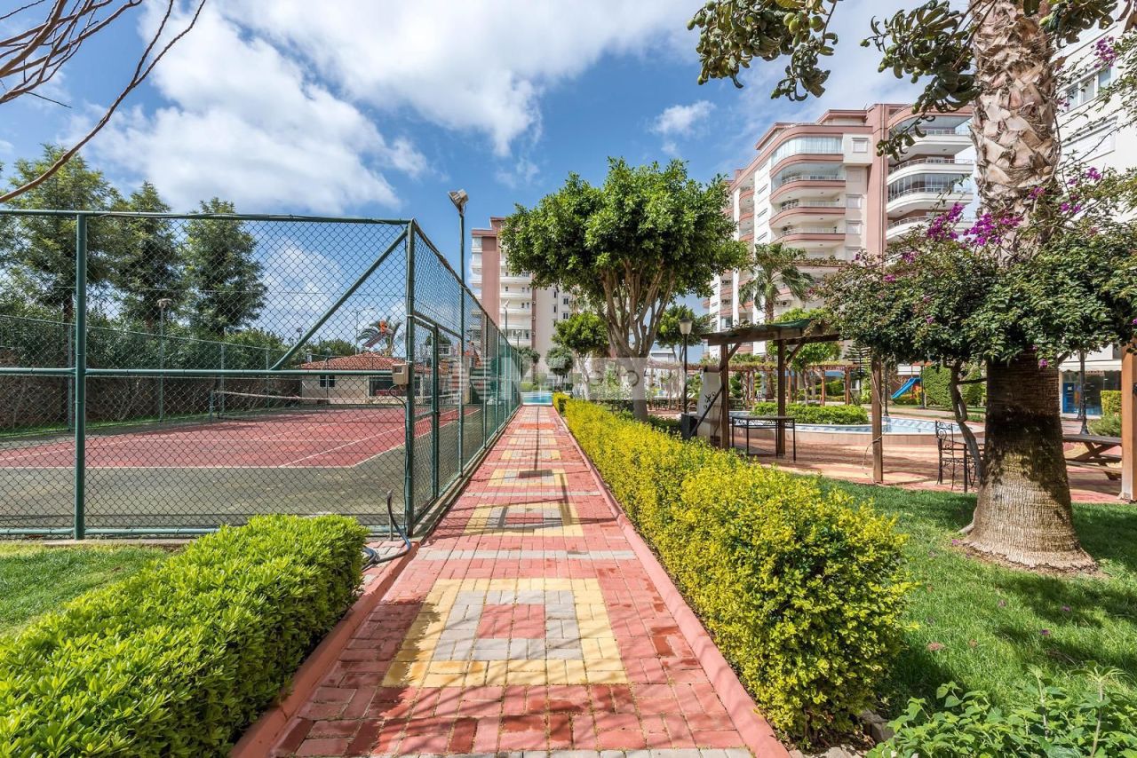 Квартира в Алании, Турция, 140 м² - фото 2