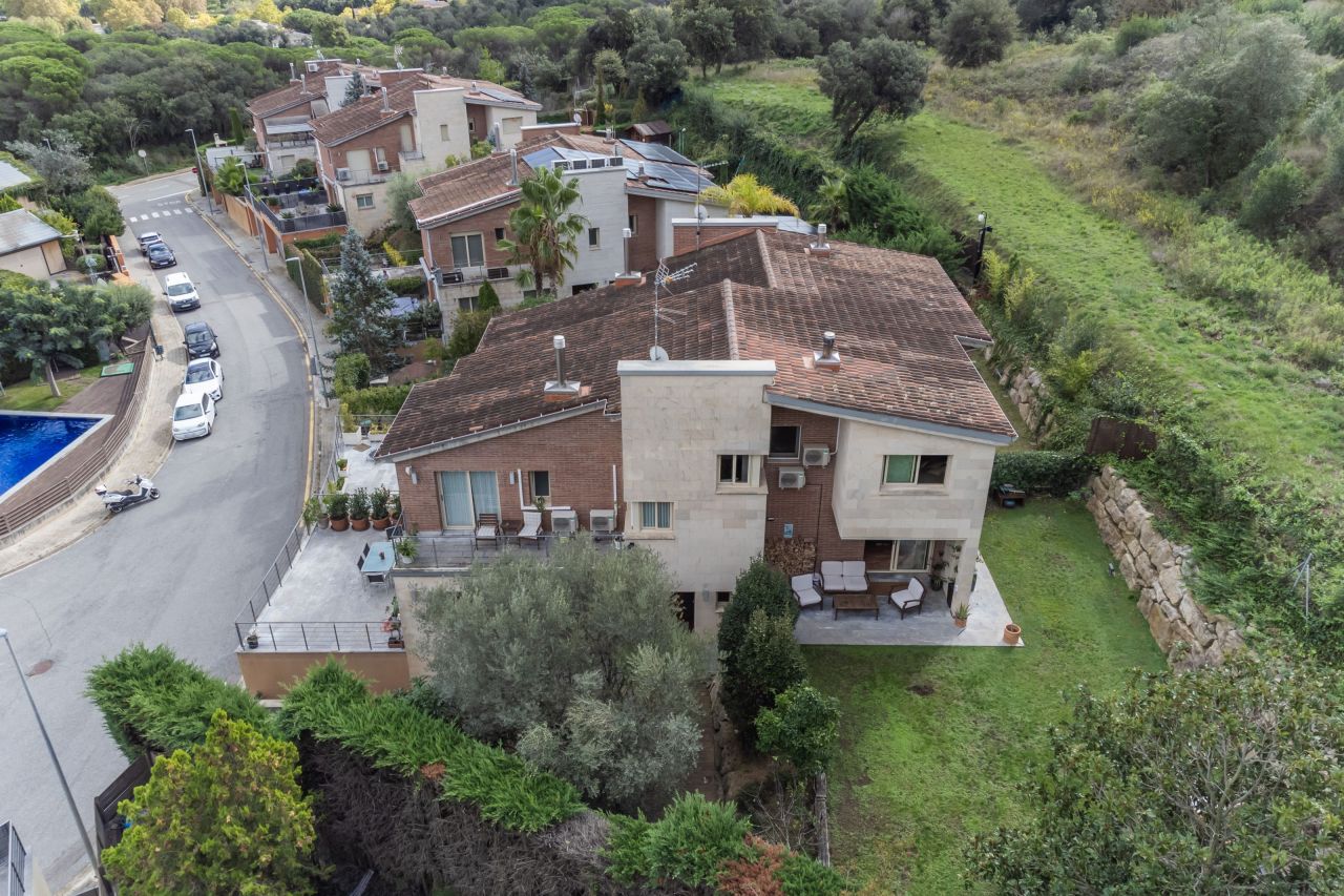 Вилла в Вальроманесе, Испания, 275 м² - фото 5