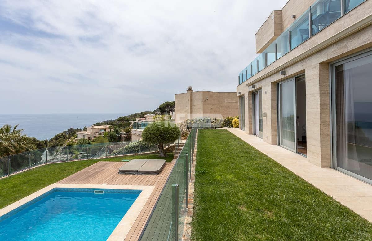 Вилла в Тосса-де-Мар, Испания, 280 м² - фото 2