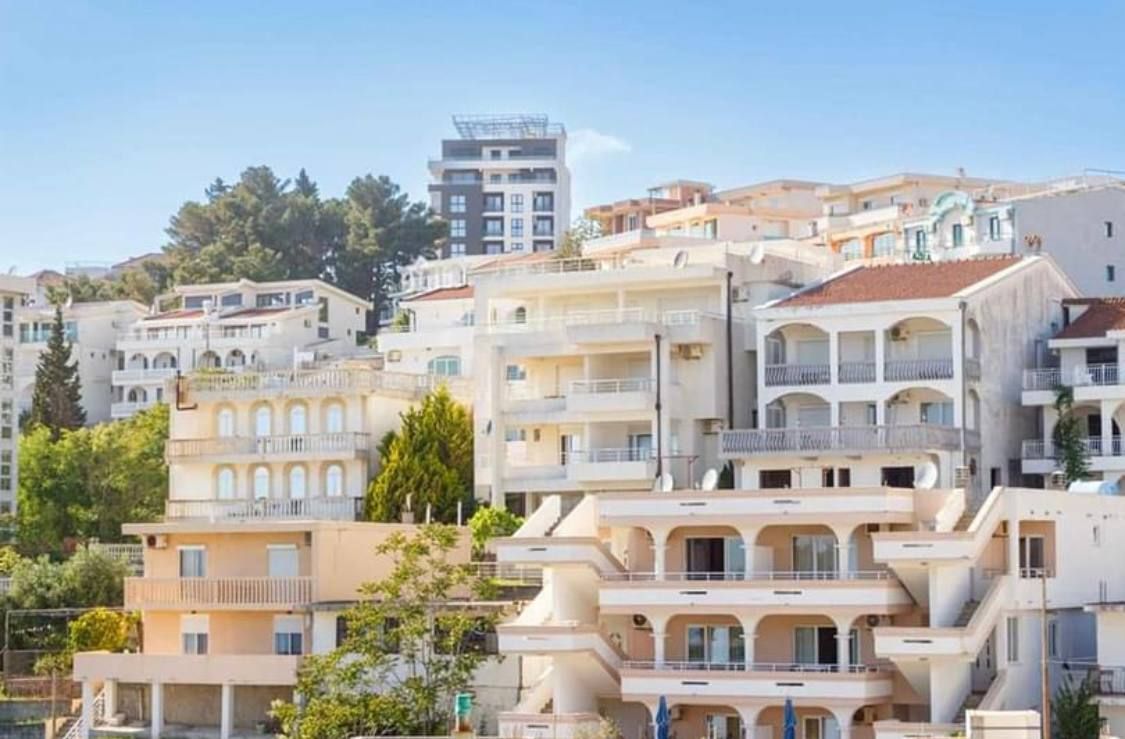 Квартира в Улцине, Черногория, 91 м² - фото 1