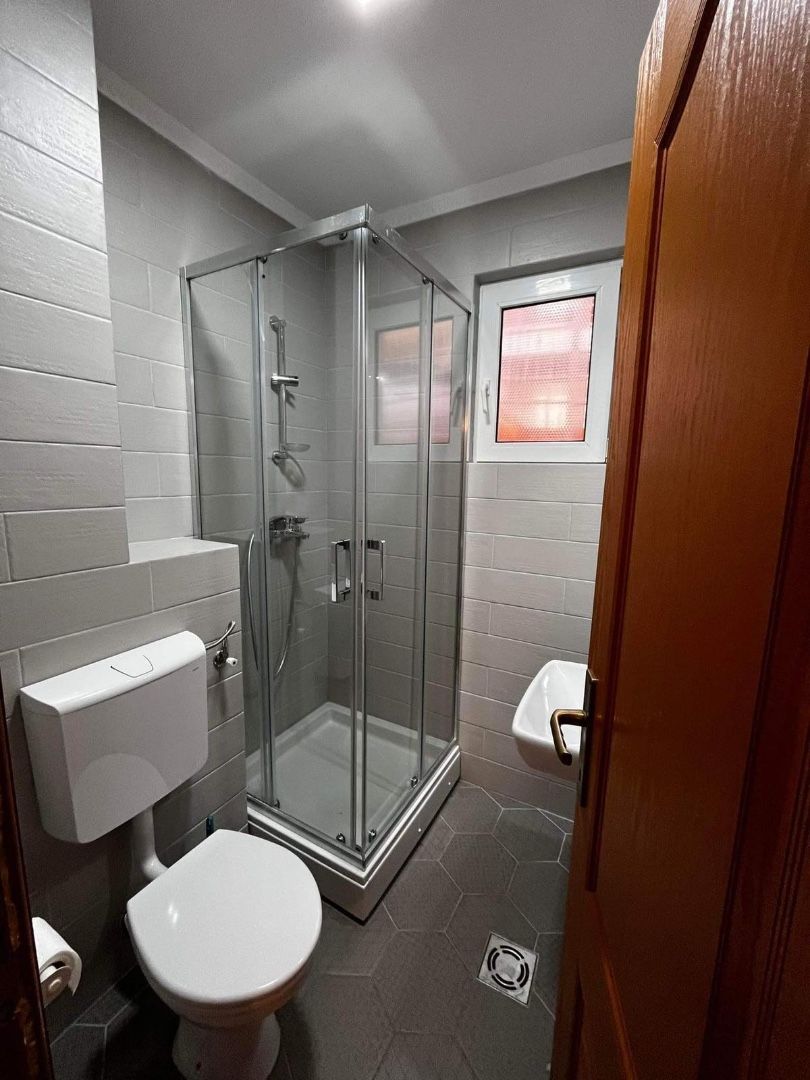 Отель, гостиница в Петроваце, Черногория, 840 м² - фото 3