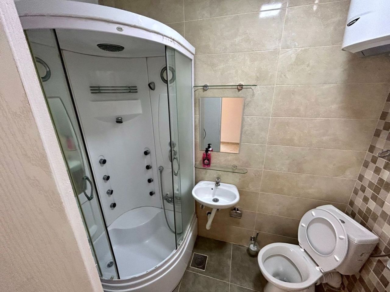 Отель, гостиница в Баре, Черногория, 160 м² - фото 10