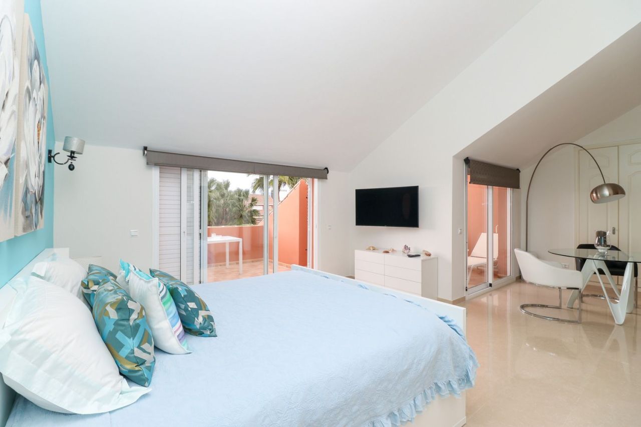 Апартаменты в Пуэрто-Банусе, Испания, 200 м² - фото 12