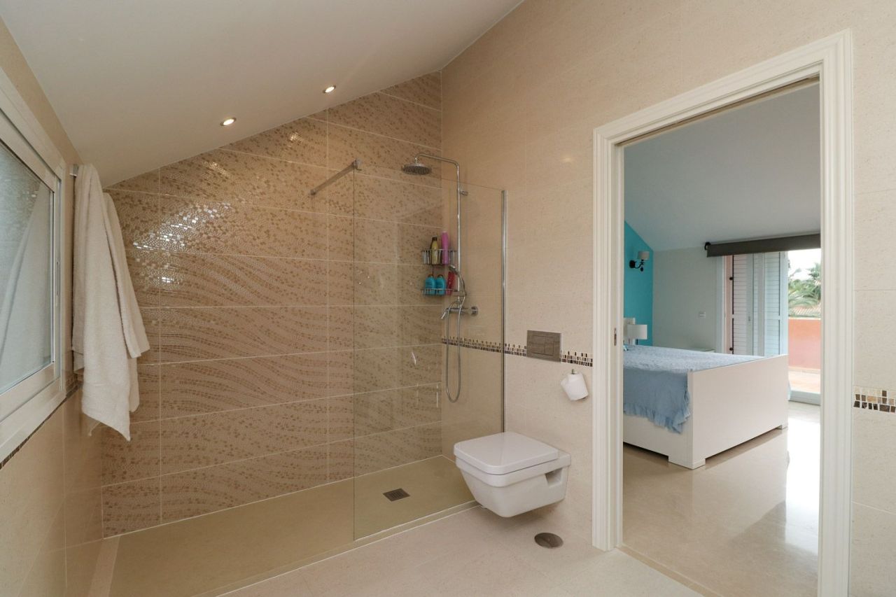 Апартаменты в Пуэрто-Банусе, Испания, 200 м² - фото 11