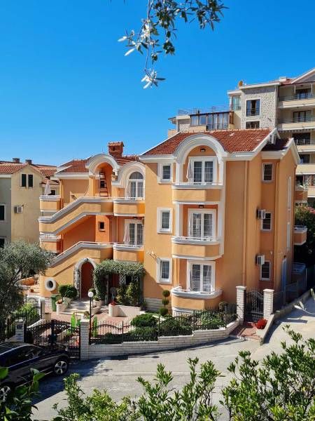 Отель, гостиница в Петроваце, Черногория, 600 м² - фото 16