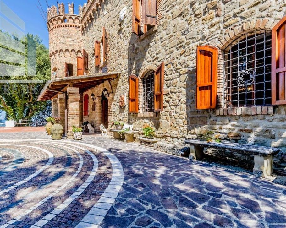 Замок в Деруте, Италия, 650 м² - фото 7