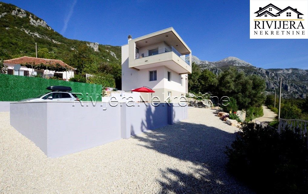 Вилла в Херцег-Нови, Черногория, 200 м² - фото 4