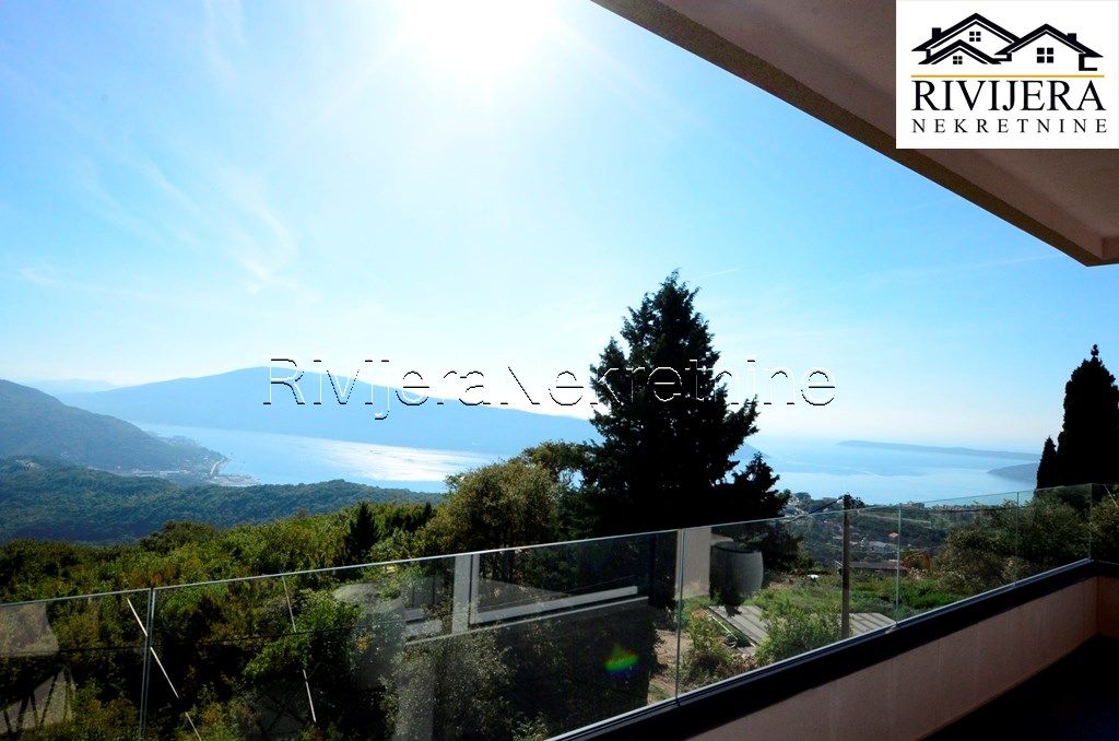 Вилла в Херцег-Нови, Черногория, 200 м² - фото 13