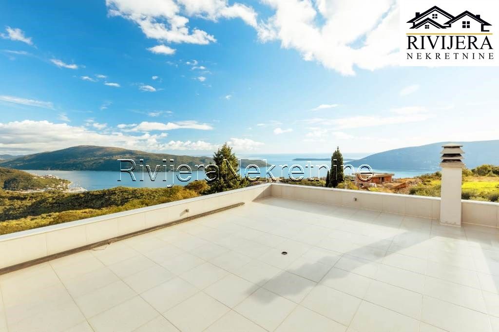 Вилла в Херцег-Нови, Черногория, 200 м² - фото 2