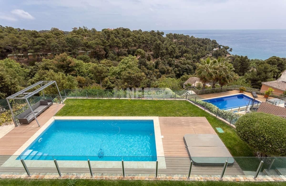 Вилла в Барселоне, Испания, 280 м² - фото 2