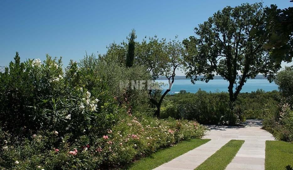 Апартаменты у озера Гарда, Италия, 271 м² - фото 8