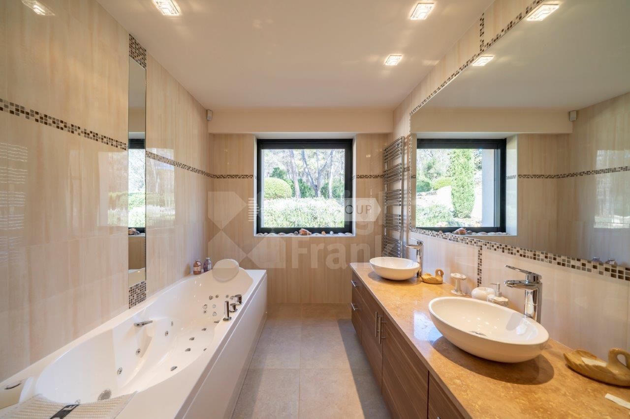 Вилла в Мужене, Франция, 780 м² - фото 10