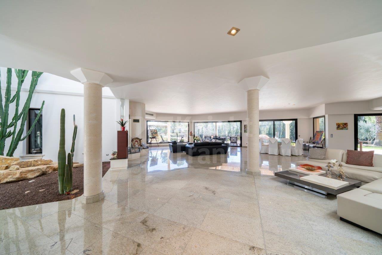 Вилла в Мужене, Франция, 780 м² - фото 14