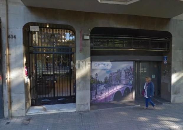 Магазин в Барселоне, Испания, 500 м² - фото 2