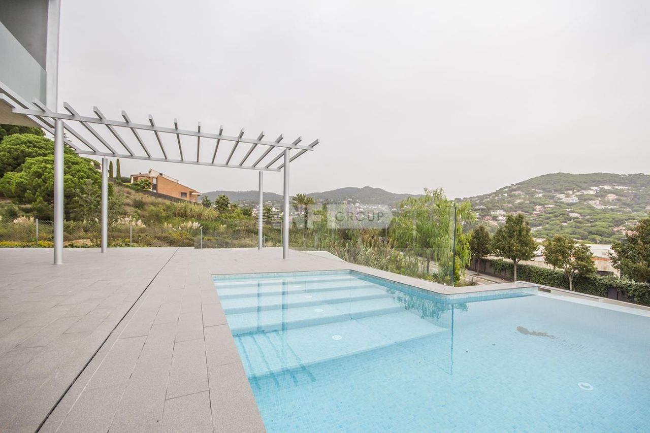 Вилла в Кабрильсе, Испания, 635 м² - фото 7