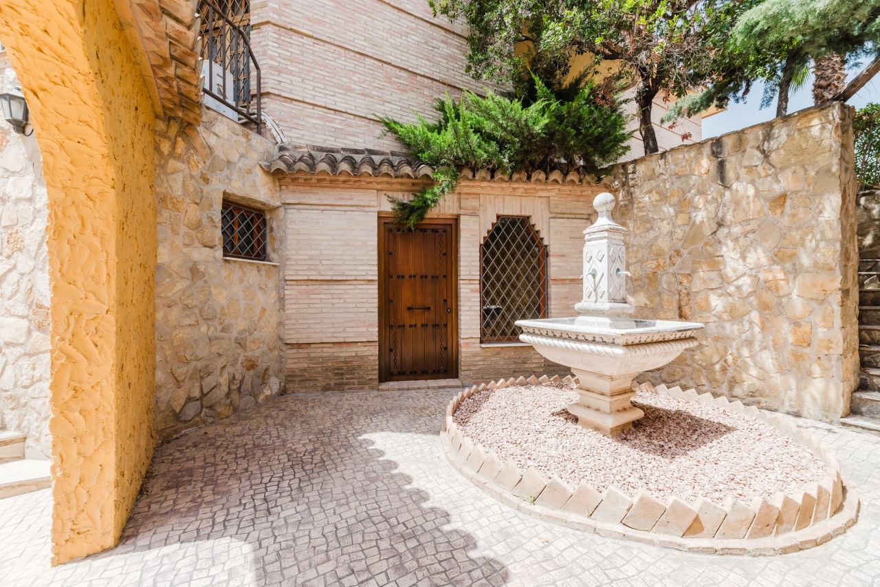 Вилла в Валенсии, Испания, 450 м² - фото 16