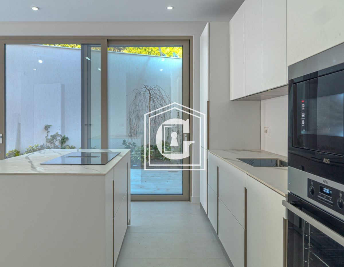 Таунхаус в Тивате, Черногория, 101 м² - фото 19