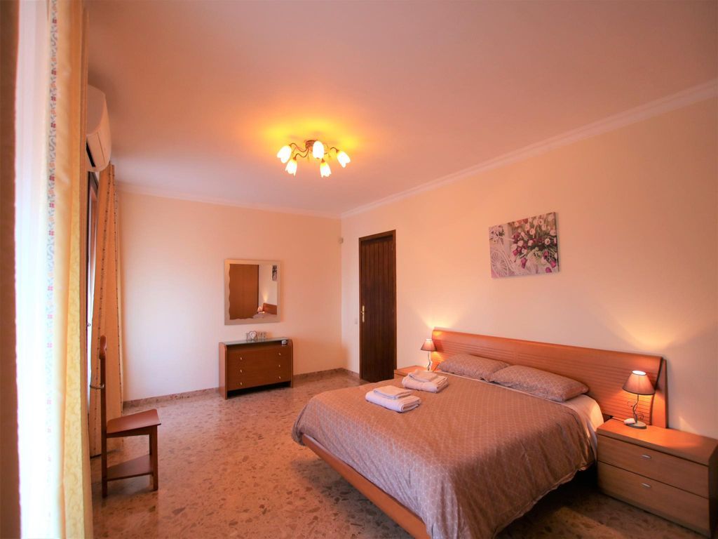 Вилла на Коста-Брава, Испания, 570 м² - фото 12