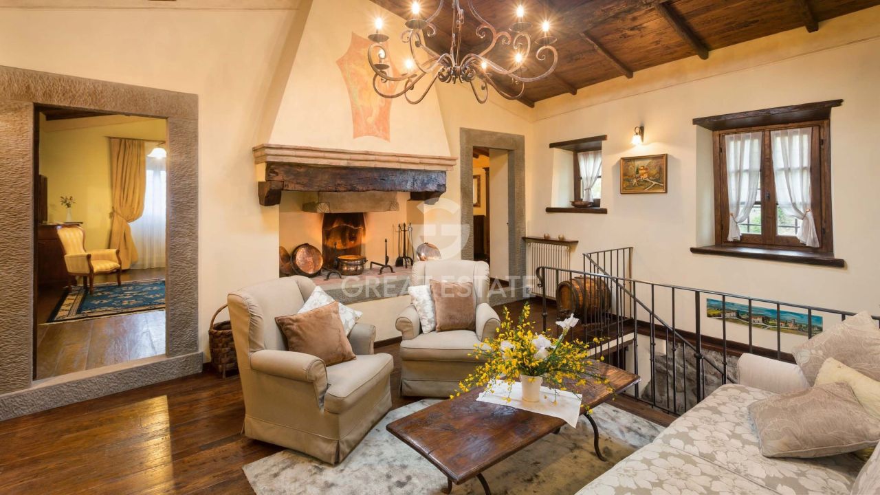 Дом Castelfranco Piandiscò, Италия, 413.8 м² - фото 10